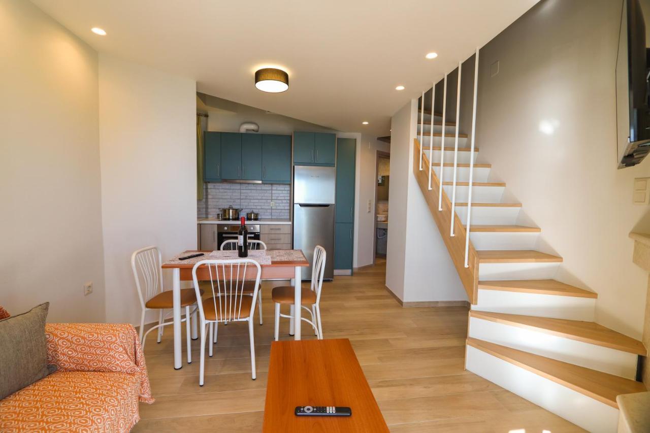 East & West Seaside Apartments Gialtra Exterior photo
