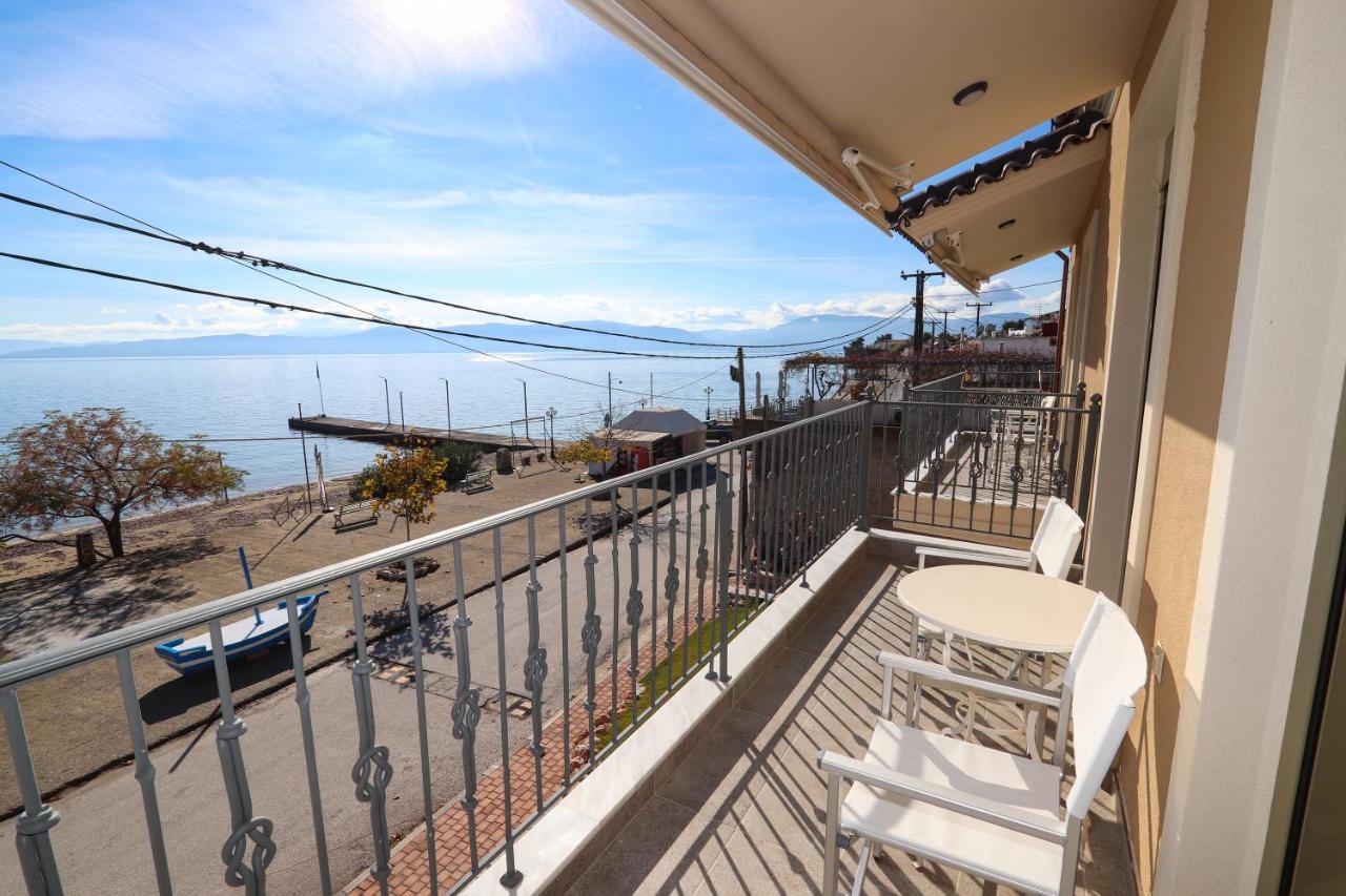 East & West Seaside Apartments Gialtra Exterior photo